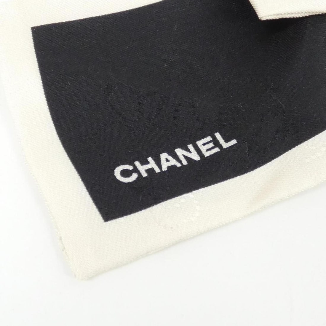 Chanel AA7530 Scrunchie - 2