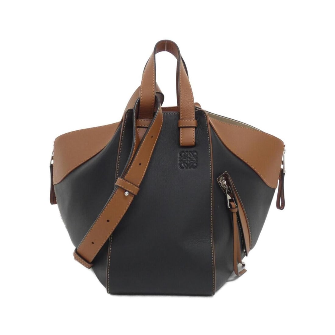 Loewe Hammock Small A538S35X04 Shoulder Bag: --- Catalog ---Category: SizeSize (HxWxD): 24cm x 14cm x 28cm / 9.44'' x 5.51'' x 11.02''Category: DesignType: Shoulder bagColor: BlackGender: Women,MenMaterial: Leather Category: GeneralBrand: