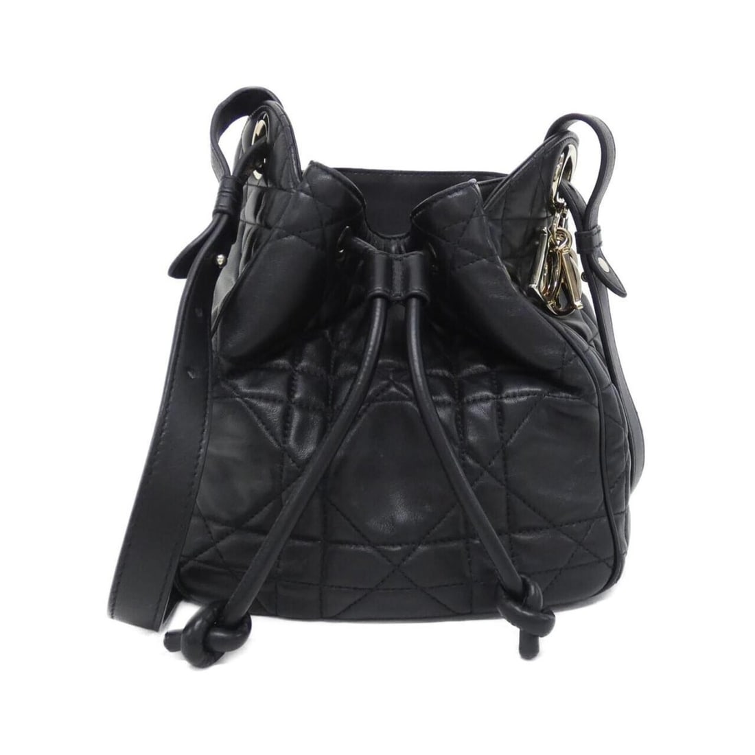 Christian Dior D-Motion Small M2851ONWP Shoulder Bag: --- Catalog ---Category: SizeSize (HxWxD): 20cm x 17cm x 11cm / 7.87'' x 6.69'' x 4.33''Category: DesignType: Shoulder bagColor: BlackGender: WomenMaterial: Leather Category: GeneralBrand: Christian
