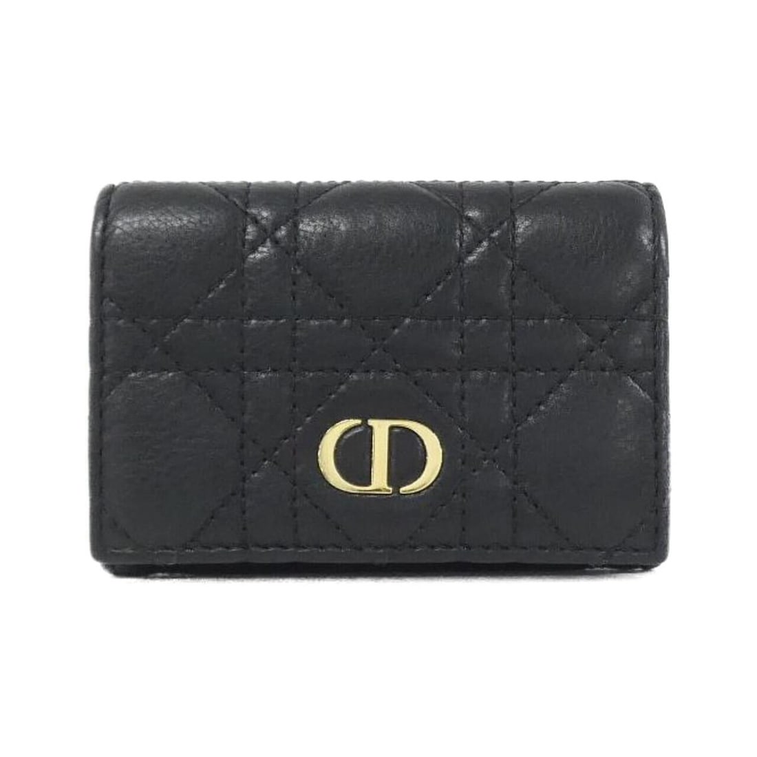 Christian Dior Calo Glycine Wallet S5132UWHC: --- Catalog ---Category: SizeSize (HxWxD): 8cm x 11cm x 2cm / 3.14'' x 4.33'' x 0.78''Category: DesignType: Wallet (bi-fold)Color: BlackMaterial: Leather Category: GeneralBrand: Christian Dior---