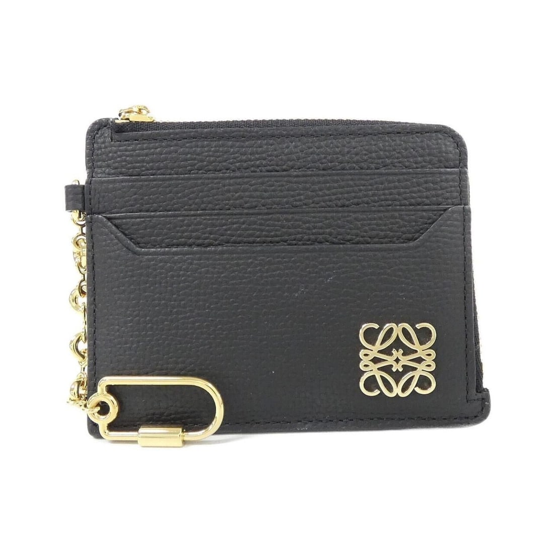 Loewe C821SQLX03 Wallet/Coin Case: --- Catalog ---Category: SizeSize (HxWxD): 8cm x 11cm x 1cm / 3.14'' x 4.33'' x 0.39''Category: DesignType: Coin purse/coin caseColor: BlackGender: WomenMaterial: Leather Category: GeneralBrand: