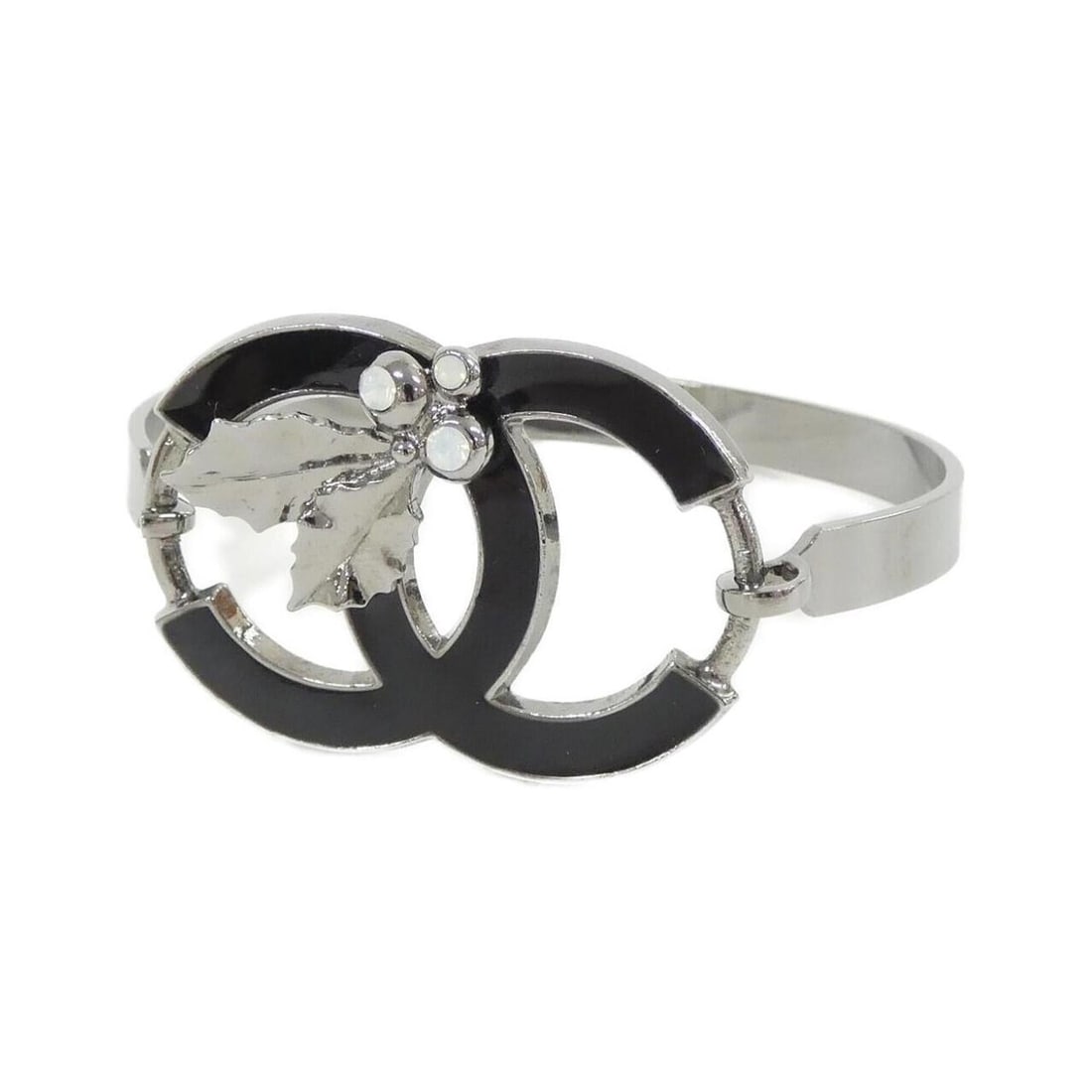 Chanel Bangle: --- Catalog ---Category: SizeLength: 16cm / 6.29''Category: DesignType: BangleColor: Navy, SilverGender: WomenCategory: GeneralBrand: Chanel--- Item List ---Section: ConditionRanking: Rank A Used - A