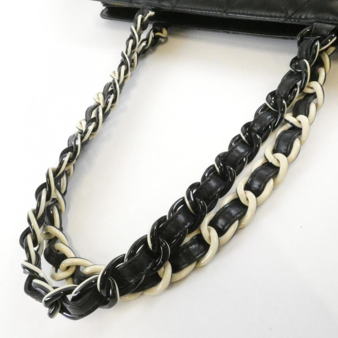 Chanel handbag - 8