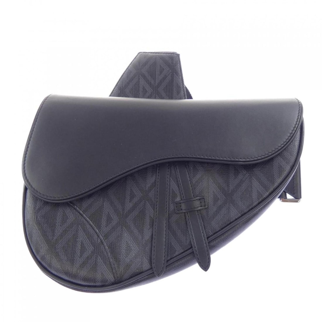 Christian Dior Dior SADDLE CD DIAMOND handbag: --- Catalog ---Category: SizeSize (HxWxD): 20cm x 27.5cm x 4.5cm / 7.87'' x 10.82'' x 1.77''Category: DesignType: HandbagColor: Black, GrayGender: MenCategory: GeneralBrand: Christian Dior--- Item Lis