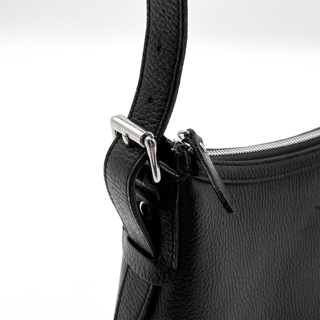 Fendi 7AP078 AFF2 Keyring - 11