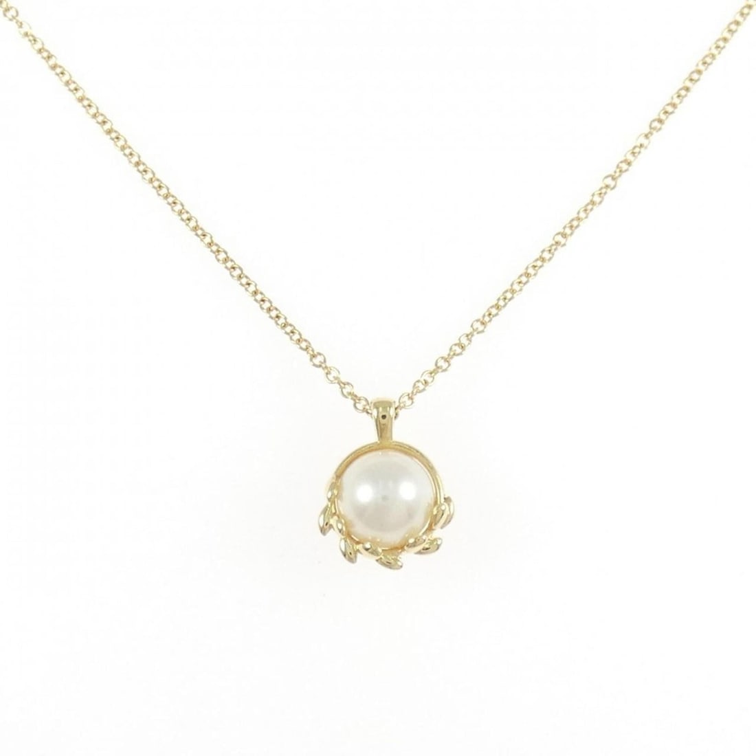 Tiffany Olive Leaf Necklace: --- Catalog ---Category: SizeWidth: 1mm / 0.04''Weight: 2.4g / 0.08oz.Pendant Size: 11.2mm x 9mm / 0.44'' x 0.35''Neck Circumference: 41 cm / 16.14''Category: DesignGender: WomenMaterial: Yellow gold