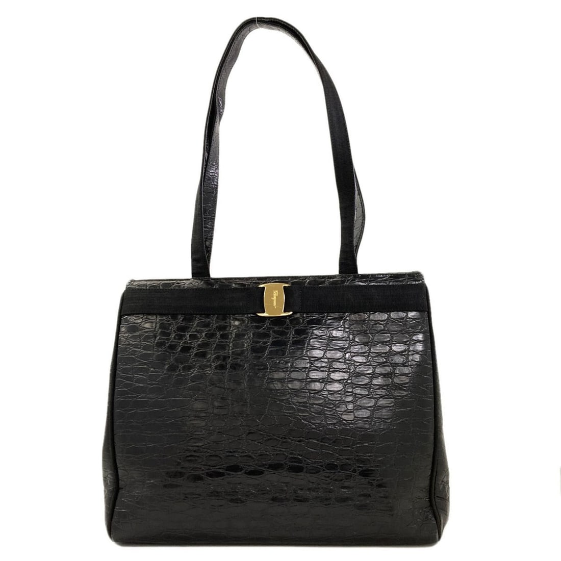 Salvatore Ferragamo Vara Ribbon Embossed Leather Tote Bag for Women: --- Catalog ---Category: SizeSize (HxWxD): 28.5cm x 34cm x 11cm / 11.22'' x 13.38'' x 4.33''Handle Length: 64cm / 25.19''Category: DesignType: Tote bagColor: BlackGender: WomenMaterial: Leather Leathe