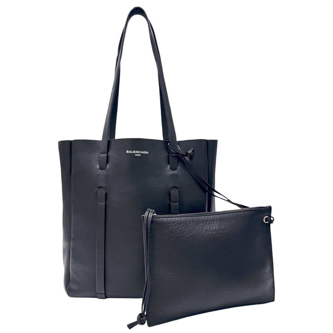BALENCIAGA Everyday Tote Bag XS Leather Black Shoulder 489813 Women's Men's: --- Catalog ---Category: SizeSize (HxWxD): 27cm x 28cm x 11cm / 10.62'' x 11.02'' x 4.33''Category: DesignType: Pouch, Tote bagColor: BlackGender: Men,WomenMaterial: Leather Category: GeneralBrand: Ba