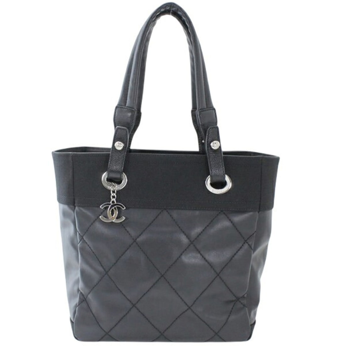 CHANEL Paris Biarritz Tote PM Black PVC Nylon Leather Bag Coco Mark A34208 T6222: --- Catalog ---Category: SizeSize (HxWxD): 27cm x 25cm x 11cm / 10.62'' x 9.84'' x 4.33''Category: DesignType: Tote bagColor: BlackGender: WomenMaterial: PVC , Leather Leather/Fur Type: CalfskinCatego
