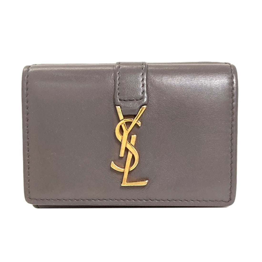 Yves Saint Laurent Cassandra Compact Wallet Tri-fold Calfskin Women's YVES SAINT LAURENT: --- Catalog ---Category: SizeSize (HxWxD): 7cm x 9.5cm x 2cm / 2.75'' x 3.74'' x 0.78''Category: DesignType: Wallet (tri-fold)Color: GrayGender: WomenMaterial: Leather Leather/Fur Type: CalfskinCatego
