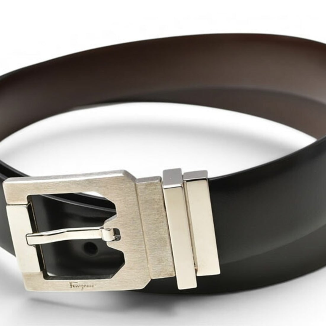 Salvatore Ferragamo Leather Belt, Reversible, One Size Fits All, Black/Brown, 22-4068: --- Catalog ---Category: SizeLength: 122cm / 48.03''Category: DesignType: Standard beltColor: Black, BrownStyle: Business, CasualMaterial (Strap): Leather , Metal Category: GeneralMPN: 22-4068Brand: S