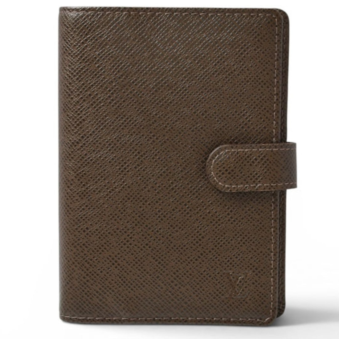 Louis Vuitton Agenda PM Notebook Cover R20434 Taiga Grizzly Dark Brown (Men's & Women's): --- Catalog ---Category: DesignColor: Dark brown, GrizzlyGender: Men,WomenMaterial: Taiga leather Category: GeneralMPN: R20434Brand: Louis VuittonCountry of Origin: SpainCategory: Physical PropertiesS