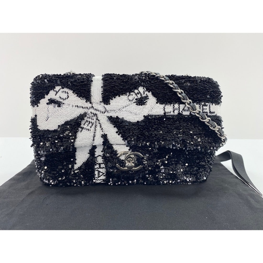 CHANEL Shoulder Bag, Black - 12