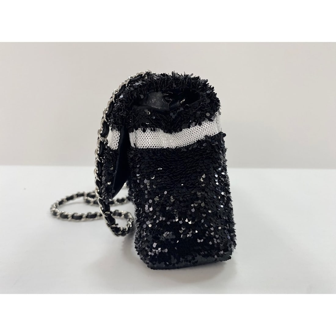 CHANEL Shoulder Bag, Black - 4