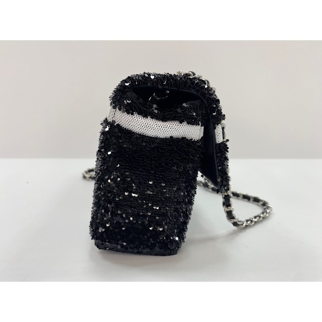 CHANEL Shoulder Bag, Black - 5