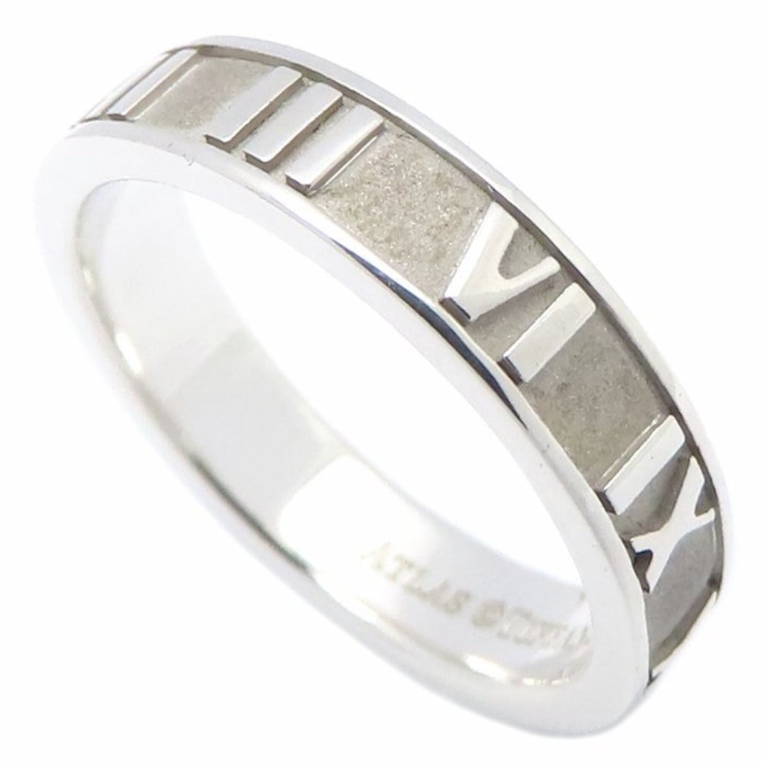 TIFFANY&Co. Tiffany Atlas Ring, Sterling Silver 925, Women's, Item Number 295837: --- Catalog ---Category: SizeWidth: 4mm / 0.16''Weight: 3g / 0.1oz.JP Size: 10US Size: 5.5Category: DesignType: Band ringGender: WomenMaterial: Silver 925Category: GeneralLine: AtlasBrand: Tiffany--- 