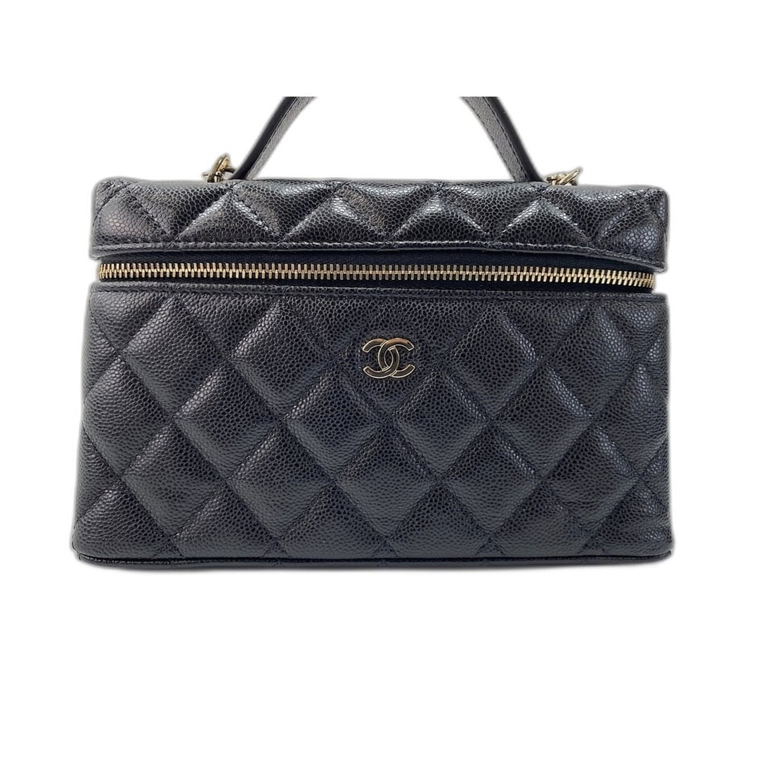 CHANEL Matelassé Shoulder Bag, Black: --- Catalog ---Category: SizeHandle Drop: 4.00cm / 1.57''Size (HxWxD): 11cm x 19cm x 5cm / 4.33'' x 7.48'' x 1.96''Strap Length: 110cm / 43.3''Category: DesignType: Shoulder bagColor: BlackGender: Wom