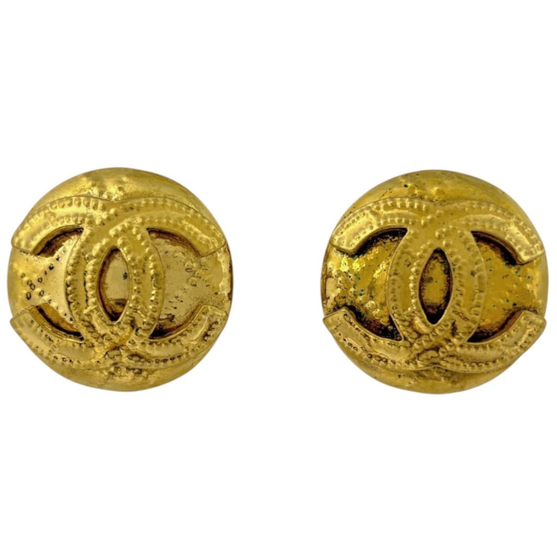 Chanel earrings, Coco Mark design, GP gold, for women.: --- Catalog ---Category: SizeSize (HxWxD): 25.00mm x 25.00mm / 0.98'' x 0.98''Category: DesignType: Clip earringsColor: GoldGender: WomenMaterial: Gold platingCategory: GeneralBrand: Chanel--- Item Li