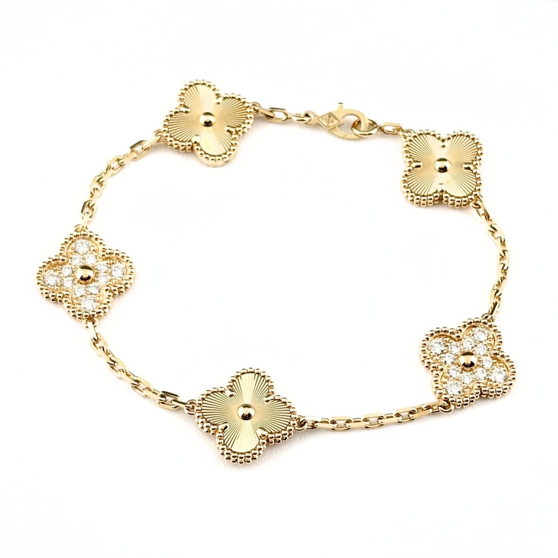 Van Cleef & Arpels Vintage Alhambra Bracelet, Yellow Gold (YG), 750 Diamond, Women's Bracelet (1 of 14)