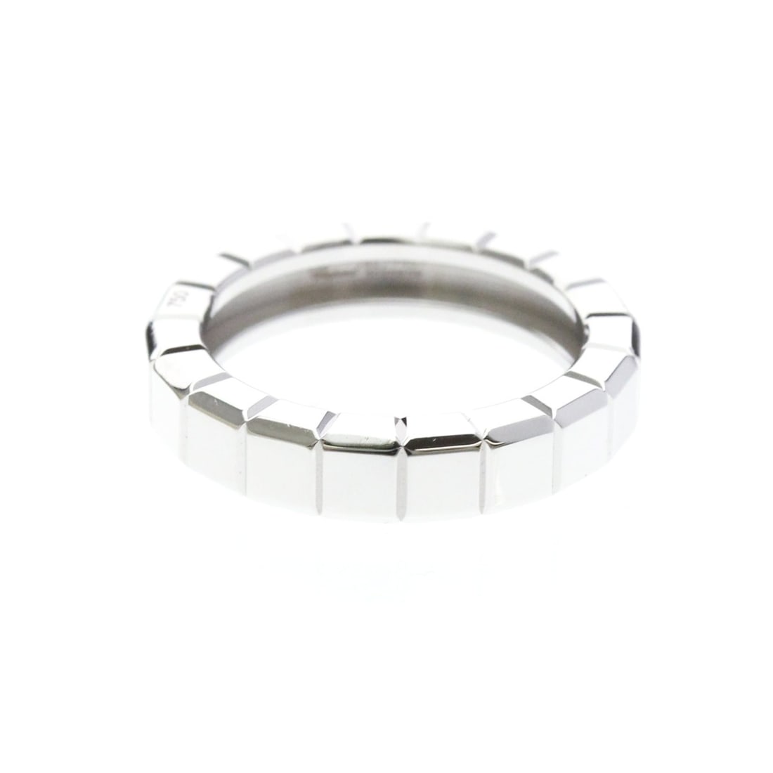 Chopard Ice Cube Ring 82/7407 White Gold (18K) Fashion No Stone Band Ring Silver: --- Catalog ---Category: SizeWidth: 4.3mm / 0.17''Weight: 7.6g / 0.26oz.JP Size: 11US Size: 6Category: DesignType: Band ringColor: SilverMetal: White GoldStone: No StoneStyle: FashionGender: Men,Women
