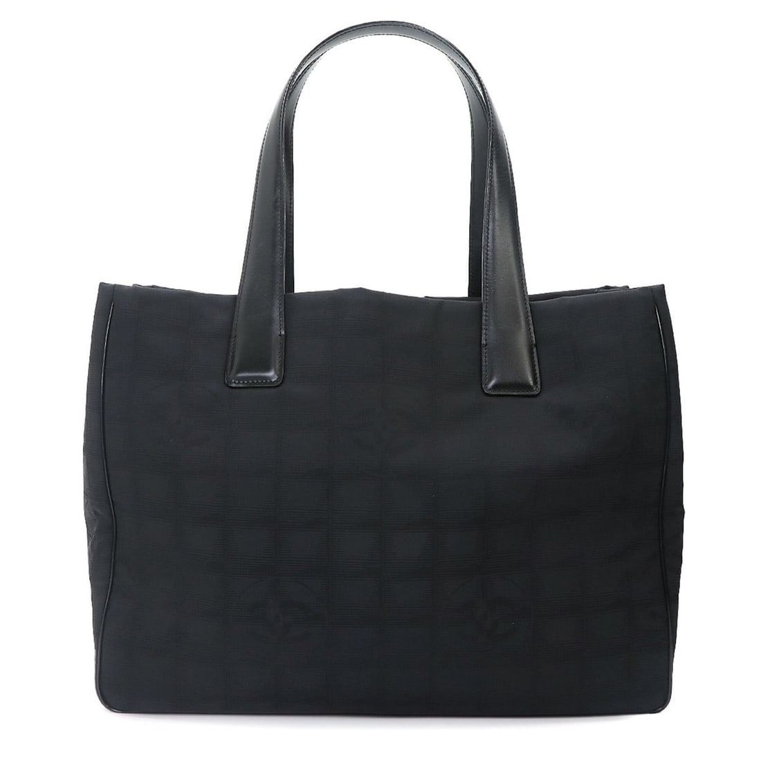 Chanel New Travel Line Tote MM Handbag, Nylon Jacquard Leather, Black, A15991: --- Catalog ---Category: SizeSize (HxWxD): 26cm x 35cm x 15cm / 10.23'' x 13.77'' x 5.9''Category: DesignType: Handbag, Tote bag, Weekend bagColor: BlackGender: WomenMaterial: New Travel Line Category