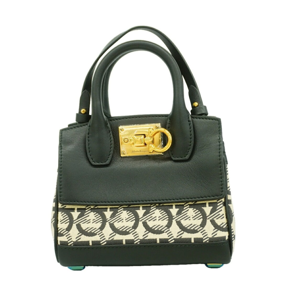 Salvatore Ferragamo Gancini Canvas Leather Handbag, Black/Beige, 2-way Bag for Women: --- Catalog ---Category: SizeSize (HxWxD): 13.5cm x 15.5cm x 7cm / 5.31'' x 6.1'' x 2.75''Category: DesignType: HandbagColor: Beige, BlackGender: WomenMaterial: Canvas , Leather Hardware Color: GoldCa