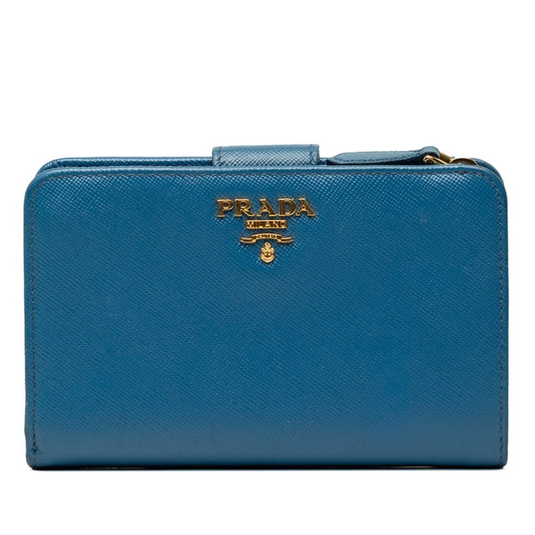 Prada Logo Bi-fold Wallet, Blue Saffiano Leather, Women's PRADA: --- Catalog ---Category: SizeSize (HxWxD): 9cm x 14cm x 2cm / 3.54'' x 5.51'' x 0.78''Category: DesignType: Wallet (bi-fold)Color: BlueGender: WomenMaterial: Leather Leather/Fur Type: Saffiano
