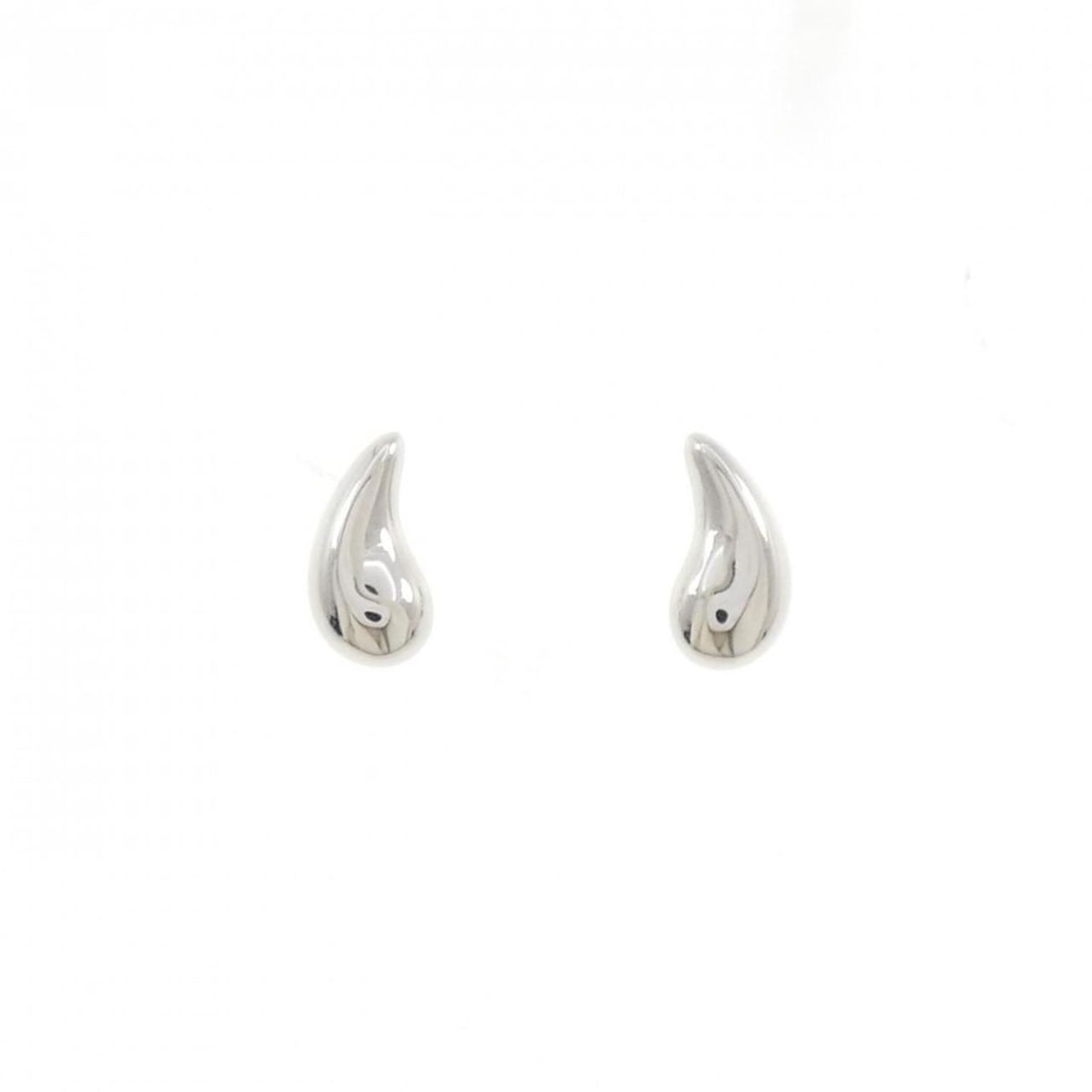 Tiffany & Co. Teardrop Earrings: --- Catalog ---Category: SizeSize (HxWxD): 9.60mm x 5.00mm / 0.38'' x 0.20''Category: DesignType: Stud earringsGender: WomenMaterial: Platinum 950Category: GeneralBrand: Tiffany--- Item List