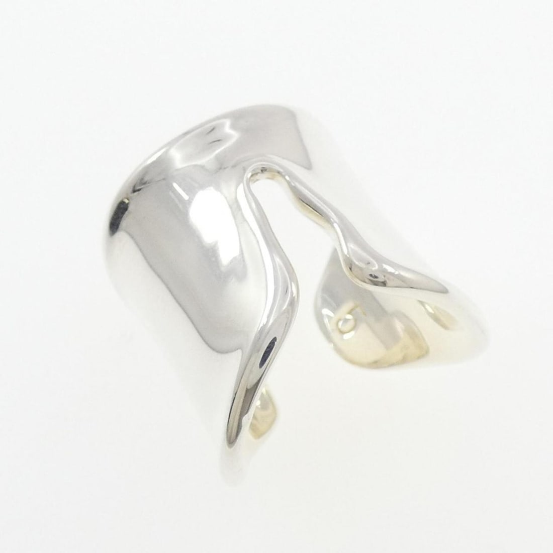Tiffany Split Ring: --- Catalog ---Category: SizeJP Size: 9US Size: 5Category: DesignType: Band ringGender: WomenMaterial: Silver 925Category: GeneralBrand: Tiffany--- Item List ---Section: ConditionRanking: Rank SA