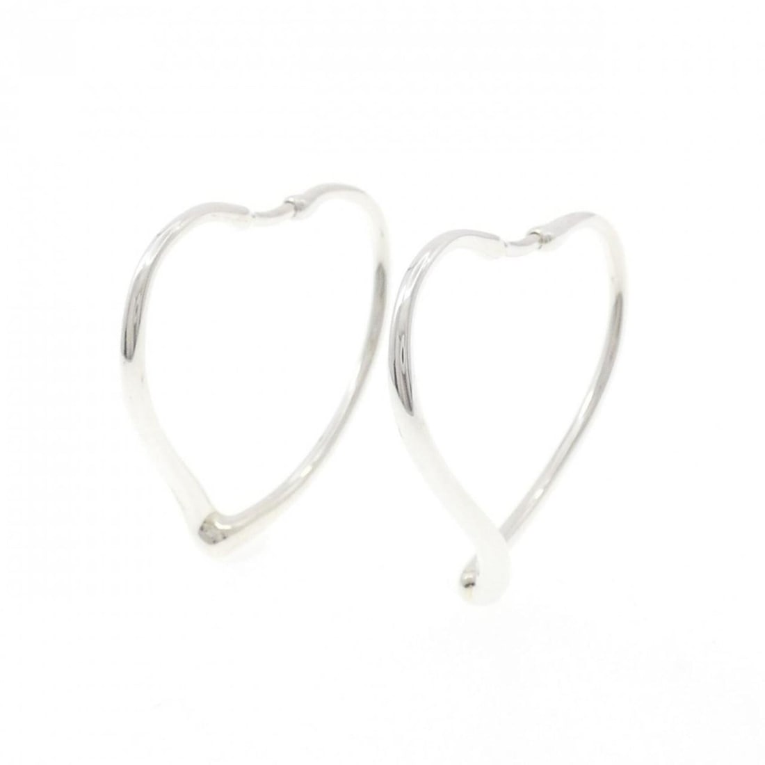 Tiffany Open Heart Hoop Earrings: --- Catalog ---Category: SizeSize (HxWxD): 30.10mm x 2.10mm / 1.19'' x 0.08''Category: DesignType: Hoop earringsGender: WomenMaterial: Silver 925Category: GeneralBrand: Tiffany--- Item List