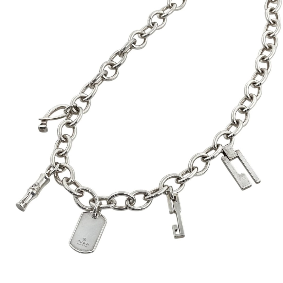 Gucci necklace with 5 charms, bamboo plate, G design, silver plated, silver, for women.: --- Catalog ---Category: SizeNeck Circumference: 40.5 cm / 15.94''Category: DesignColor: SilverGender: WomenNecklace Type: NecklaceCategory: GeneralBrand: Gucci--- Item List ---Section: ConditionRanki