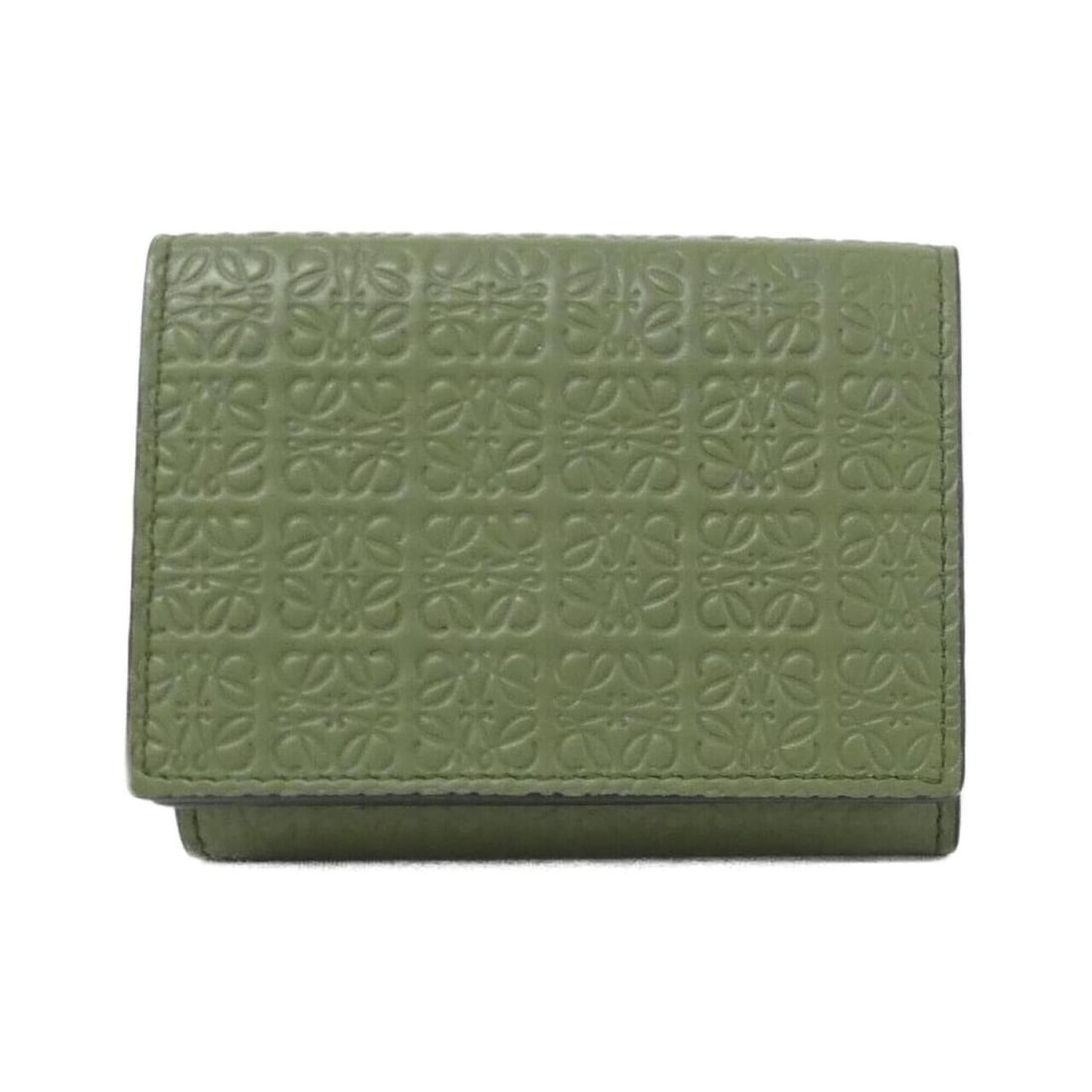 Loewe C499TR2X01 Wallet: --- Catalog ---Category: SizeSize (HxWxD): 8cm x 10cm x 3cm / 3.14'' x 3.93'' x 1.18''Category: DesignType: Wallet (tri-fold)Color: GreenGender: Men,WomenMaterial: Leather Leather/Fur Type: CalfskinCa