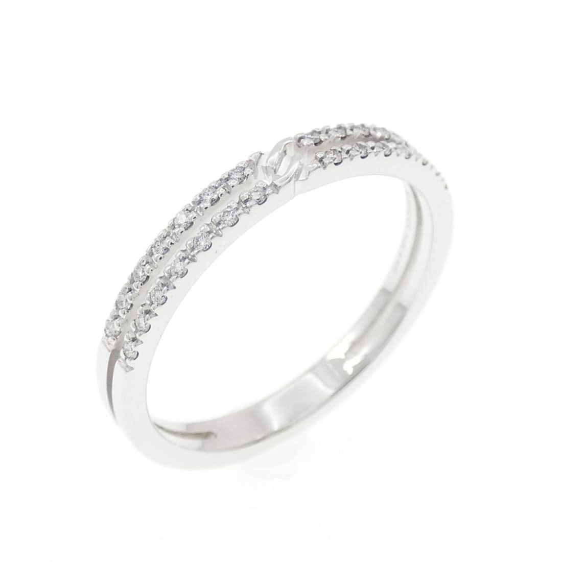 Gucci Infinity Ring: --- Catalog ---Category: SizeJP Size: 8US Size: 4.5Category: DesignType: Band ringStone: DiamondGender: WomenMaterial: White gold (18K)Category: GeneralBrand: Gucci--- Item List ---Section: ConditionR