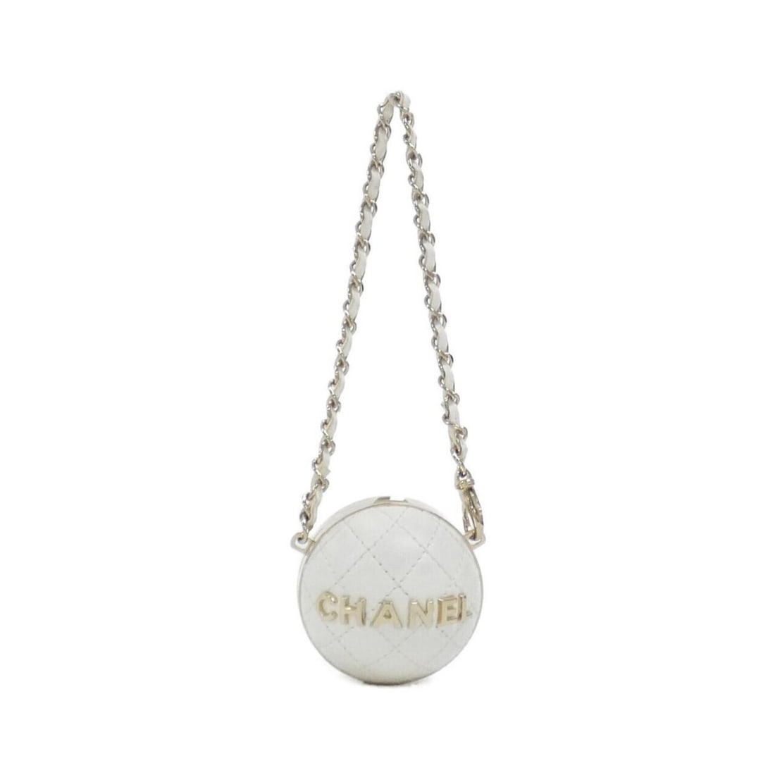 Chanel AP4945 Accessory Bag Charm: --- Catalog ---Category: SizeSize (HxWxD): 50.00mm x 50.00mm x 50.00mm / 1.97'' x 1.97'' x 1.97''Category: DesignType: Handbag charmColor: WhiteGender: Men,WomenMaterial: LeatherLeather/Fur Type: