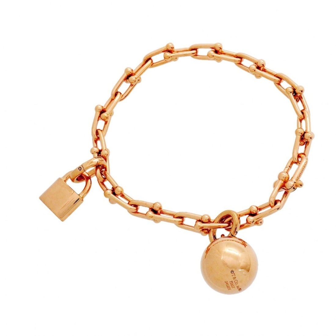 Tiffany & Co. Hardware Small Single Wrap Bracelet 18K Pink Gold (Men's/Women's) P3224905: --- Catalog ---Category: SizeLength: 18cm / 7.08''Category: DesignType: Charm braceletGender: Men,WomenMaterial: Pink gold (18K)Category: GeneralBrand: Tiffany--- Item List ---Section: ConditionRankin
