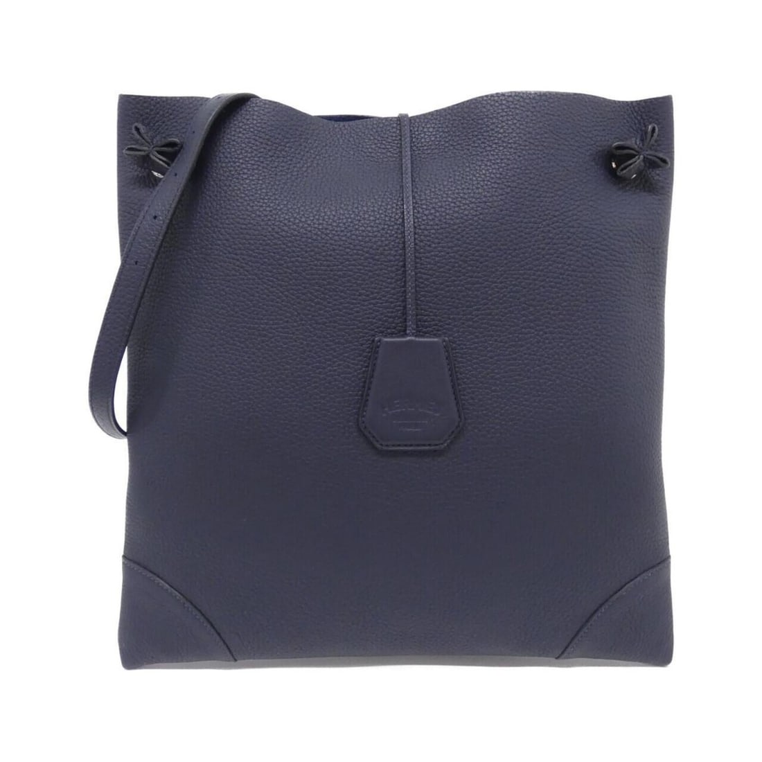 Hermes Silky City PM 078986CK Shoulder Bag: --- Catalog ---Category: SizeSize (HxWxD): 34cm x 33cm x 1cm / 13.38'' x 12.99'' x 0.39''Category: DesignType: Shoulder bagColor: Blue nuitGender: Men,WomenMaterial: Taurillon clemence leather