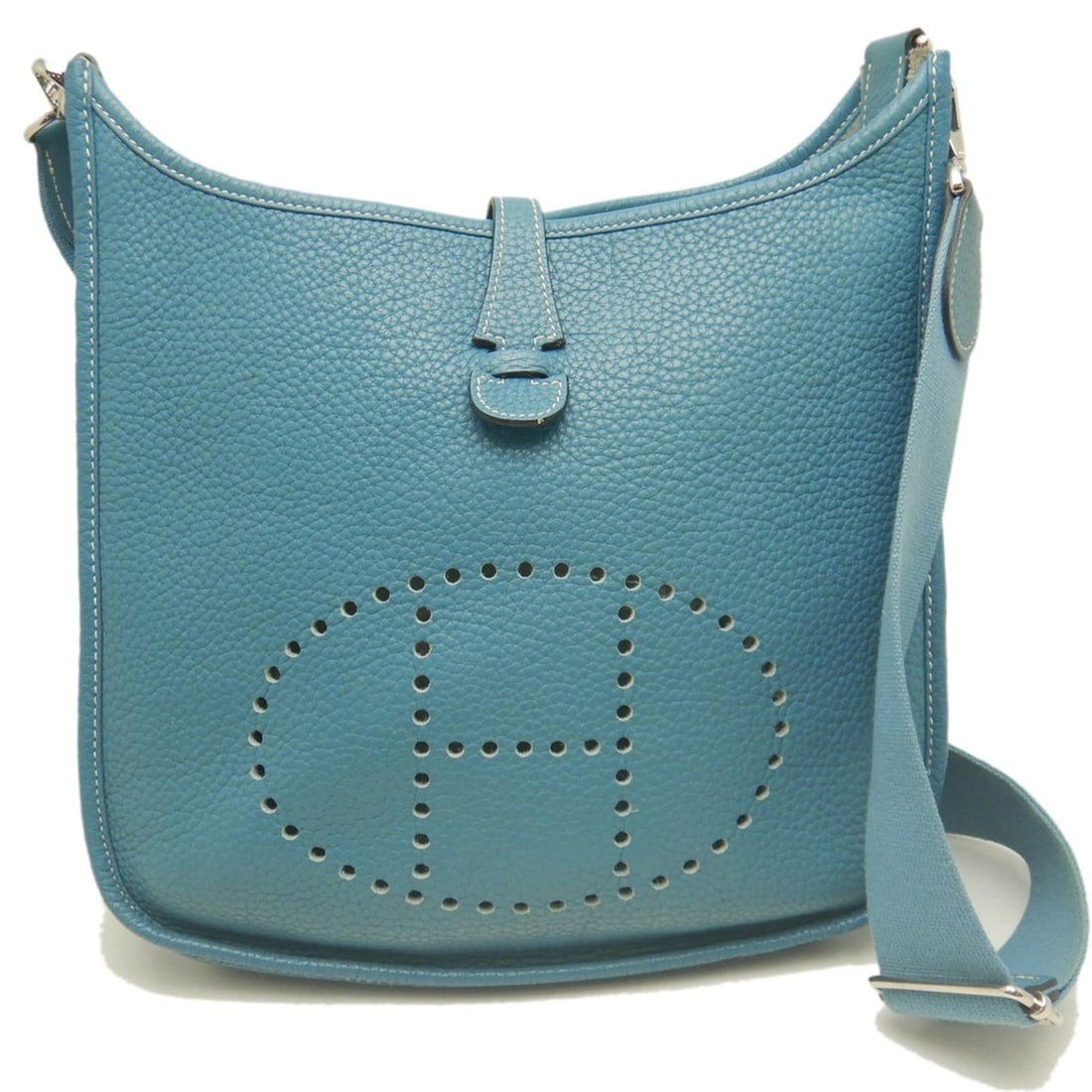 HERMES Evelyne 3PM Shoulder Bag, Taurillon Clemence Leather, Blue Jean, Women's, 254128: --- Catalog ---Category: SizeSize (HxWxD): 29cm x 28.5cm x 9cm / 11.41'' x 11.22'' x 3.54''Strap Length: 92cm - 134cm / 36.22'' - 52.75''Category: DesignType: Shoulder bagColor: Blue jeanGender: Women