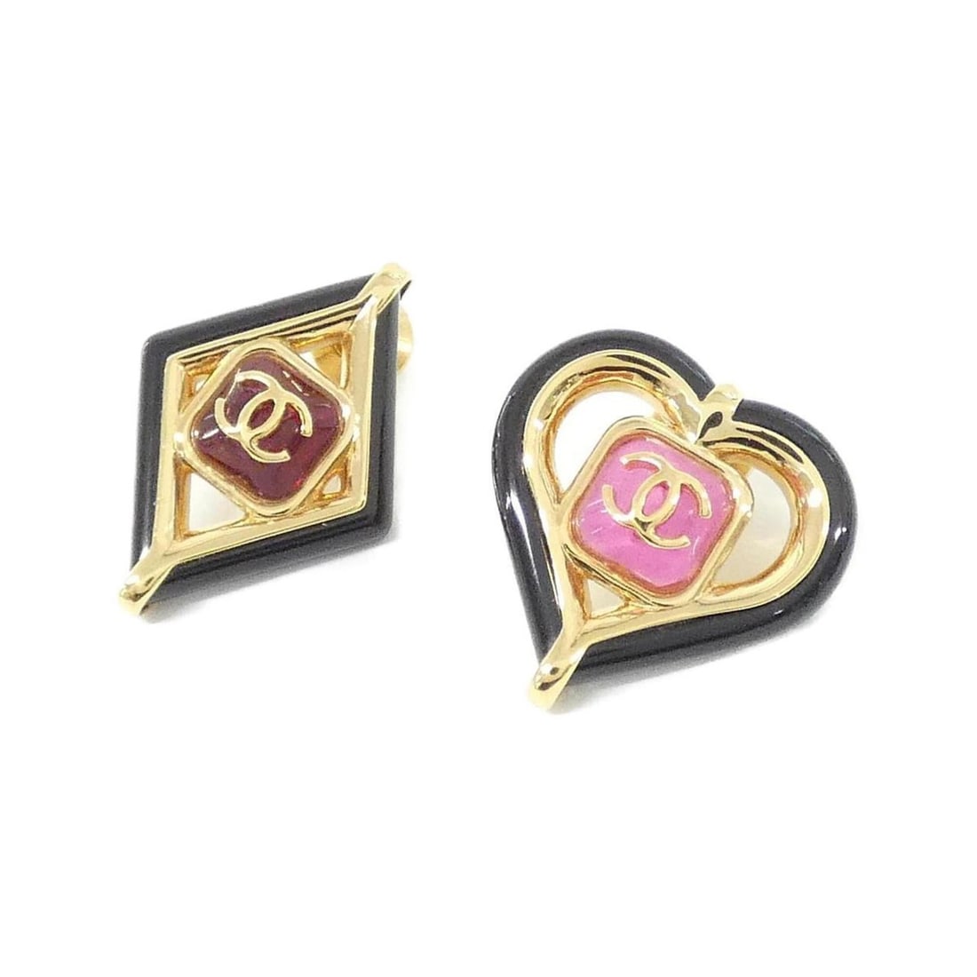 Chanel AB9836 Pin Brooch: --- Catalog ---Category: DesignType: Pin broochColor: Black, Gold, Pink, Red colorGender: WomenCategory: GeneralMPN: AB9836Brand: Chanel--- Item List ---Section: ConditionRanking: Rank A Used - A few