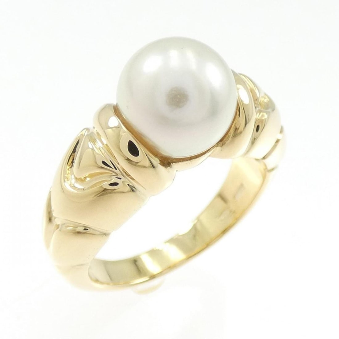 Bvlgari Passo Doppio Ring 8.5mm: --- Catalog ---Category: SizeJP Size: 12US Size: 6.5Category: DesignType: Band ringGender: WomenMaterial: Yellow gold (18K)Category: GeneralBrand: Bvlgari--- Item List ---Section: ConditionRanking: