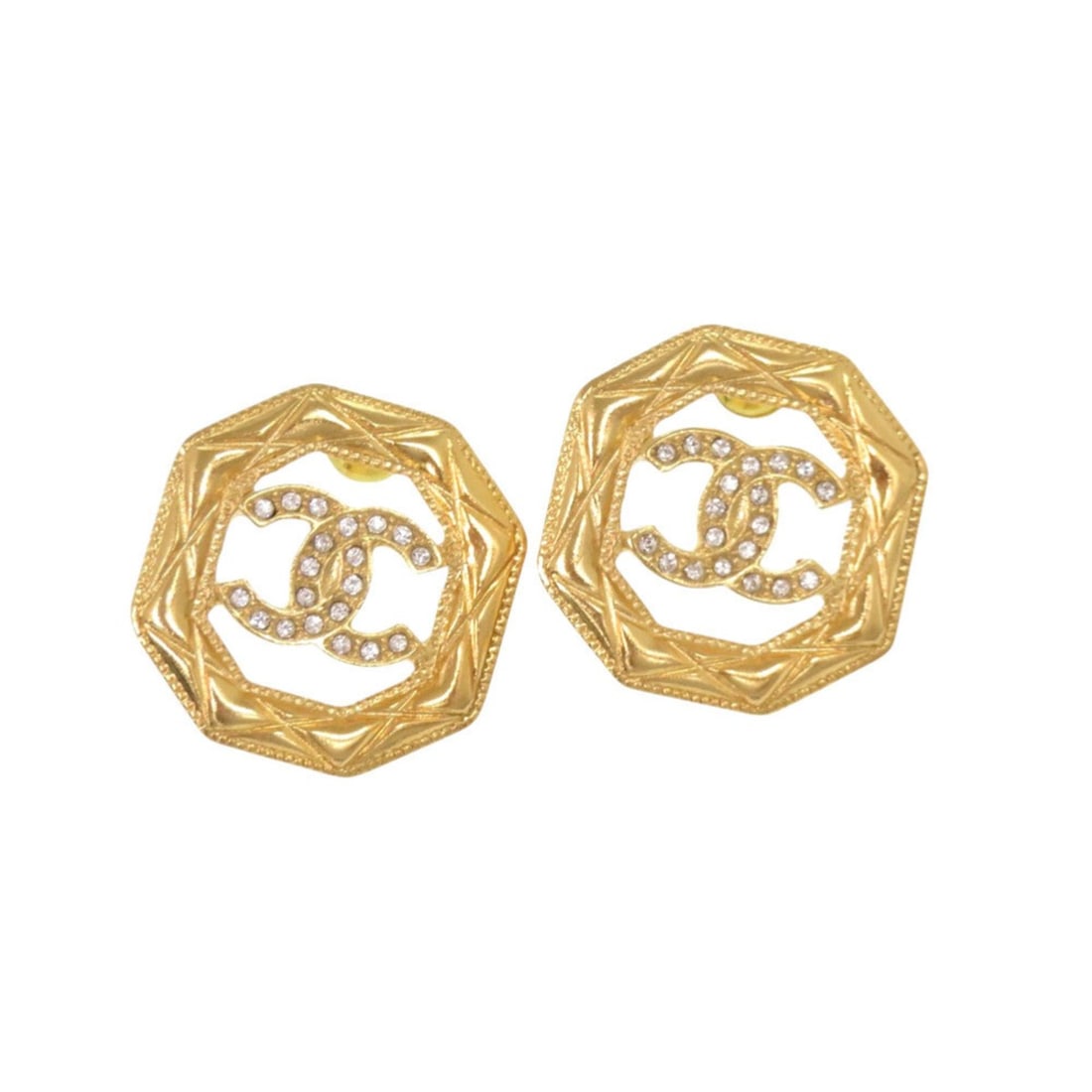 Chanel Matelassé Coco Mark T24 A Stone Gold Earrings Accessory 1644 CHANEL: --- Catalog ---Category: SizeSize (HxWxD): 19.00mm x 19.00mm / 0.75'' x 0.75''Category: DesignType: Stud earringsColor: GoldGender: WomenMaterial: MetalCategory: GeneralBrand: ChanelCountry of Origin: