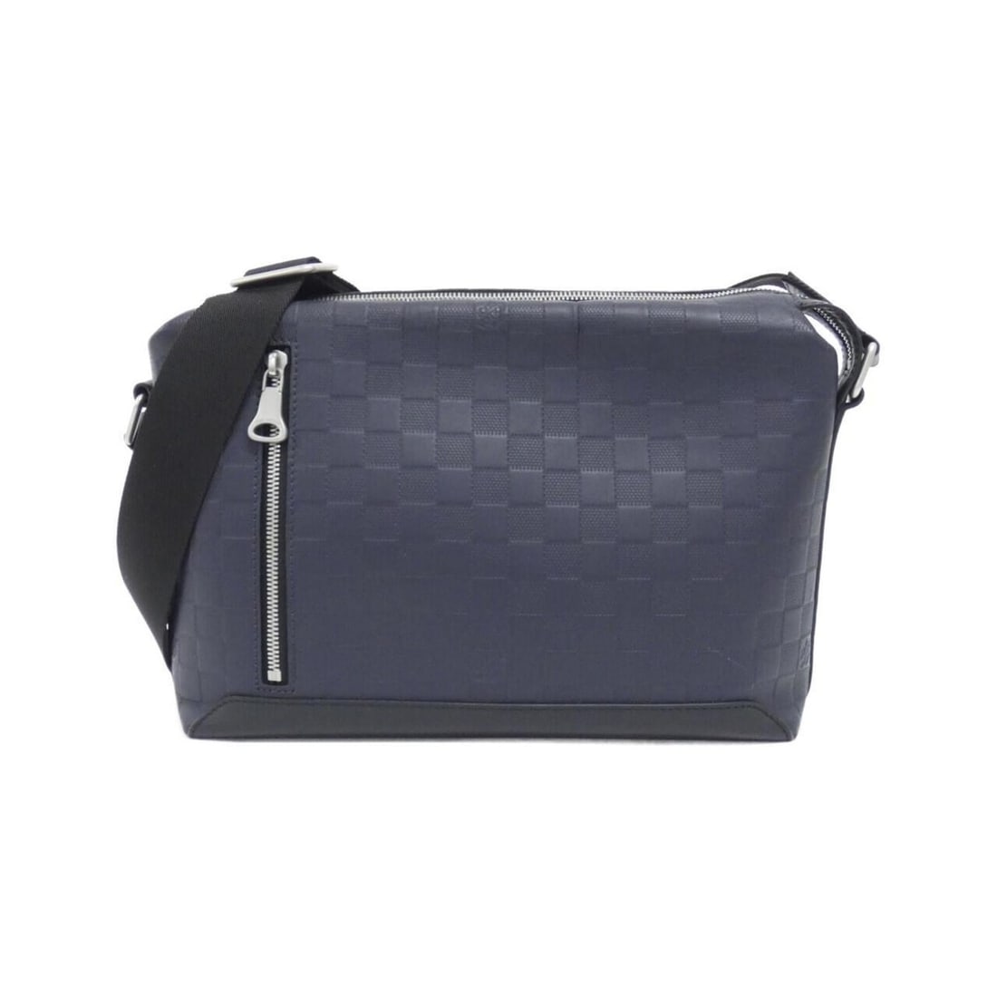 Louis Vuitton Damier Infini Discovery Messenger PM N42416 Shoulder Bag: --- Catalog ---Category: SizeSize (HxWxD): 25cm x 31cm x 9cm / 9.84'' x 12.2'' x 3.54''Category: DesignType: Shoulder bagColor: InfiniGender: Men,WomenMaterial: Leather Leather/Fur Type: Calf leatherC