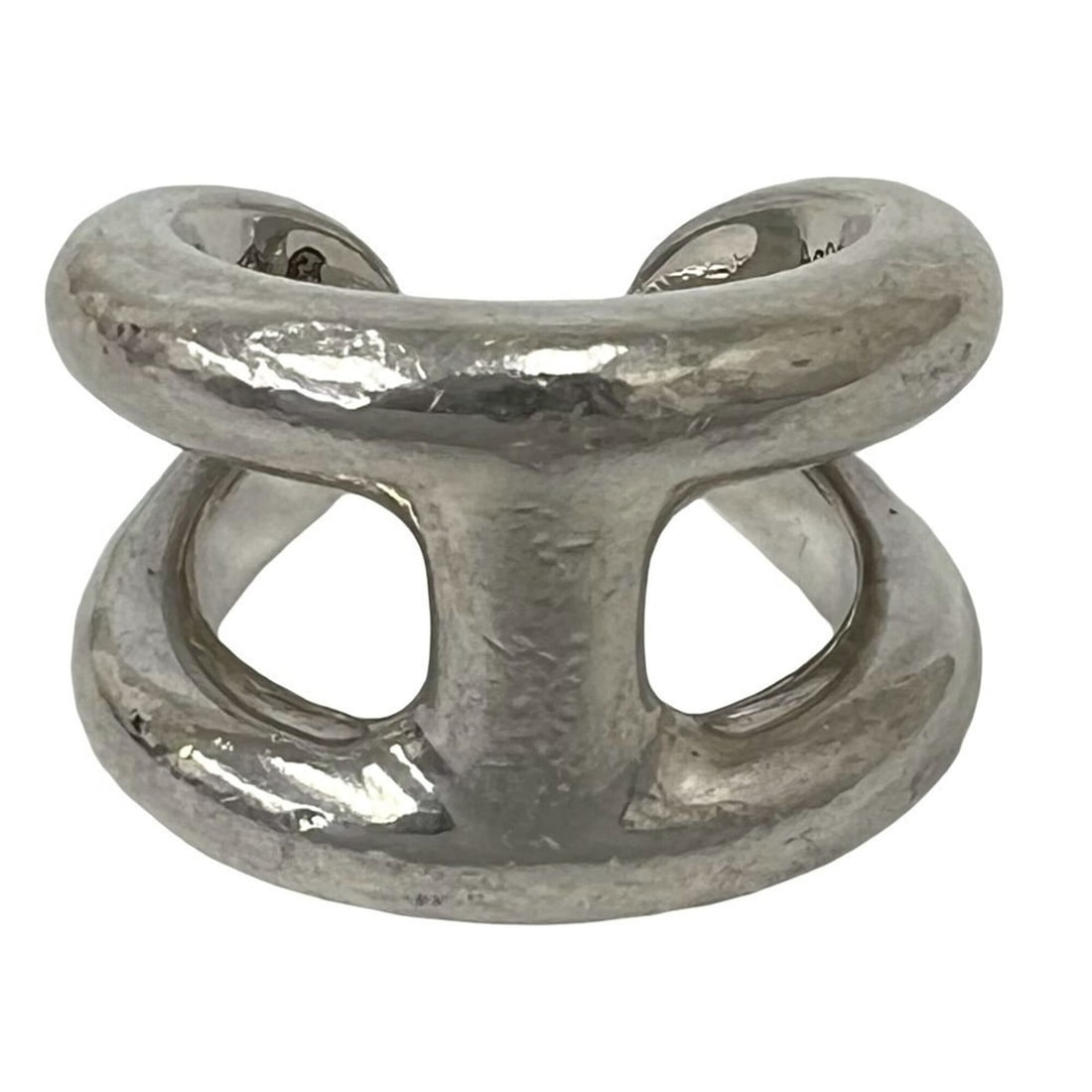 HERMES Osmos PM Ring, Sterling Silver 925, Accessory, Women's/Men's, Silver, 36952: --- Catalog ---Category: SizeJP Size: 7US Size: 4Category: DesignType: Band ringColor: SilverGender: Men,WomenMaterial: Silver 925Category: GeneralBrand: Hermes--- Item List ---Section: ConditionRanki
