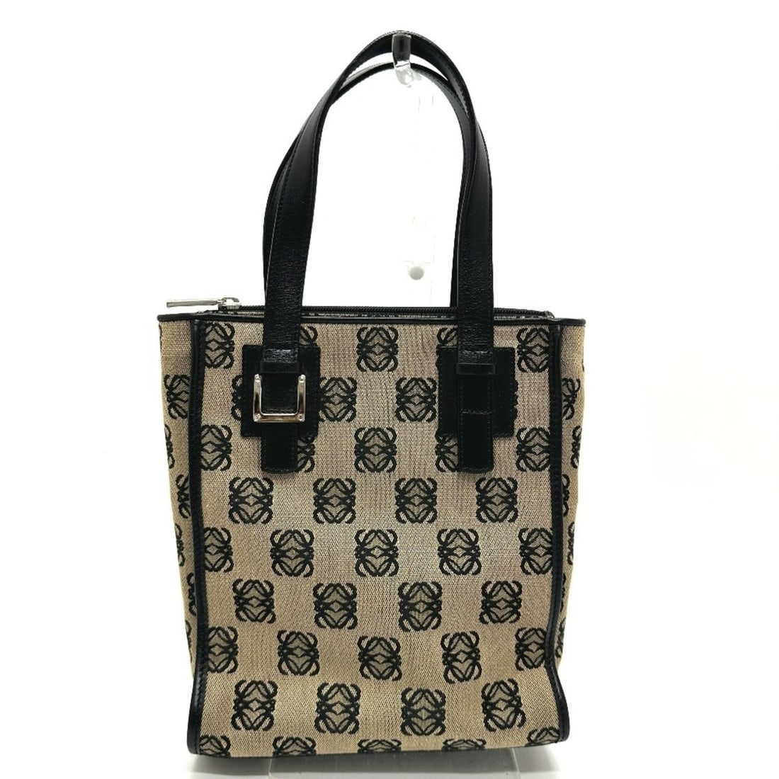 LOEWE Anagram Tote Bag, Handbag, Canvas, Women's, Beige: --- Catalog ---Category: SizeSize (HxWxD): 26cm x 22cm x 8cm / 10.23'' x 8.66'' x 3.14''Handle Length: 39cm / 15.35''Category: DesignType: Handbag, Tote bagColor: Beige, BlackGender: WomenMaterial: Ca