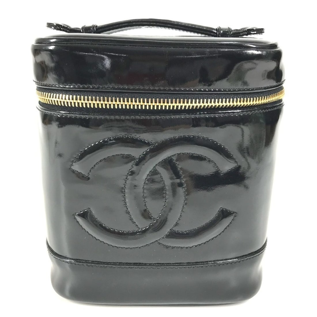 CHANEL A01998 CC Coco Mark Logo Vanity Bag, Vertical Handbag, Enamel, Women's, Black: --- Catalog ---Category: SizeSize (HxWxD): 17cm x 14.5cm x 12.5cm / 6.69'' x 5.7'' x 4.92''Category: DesignType: Handbag, Vanity bagColor: BlackGender: WomenMaterial: Leather Leather/Fur Type: Enamel 