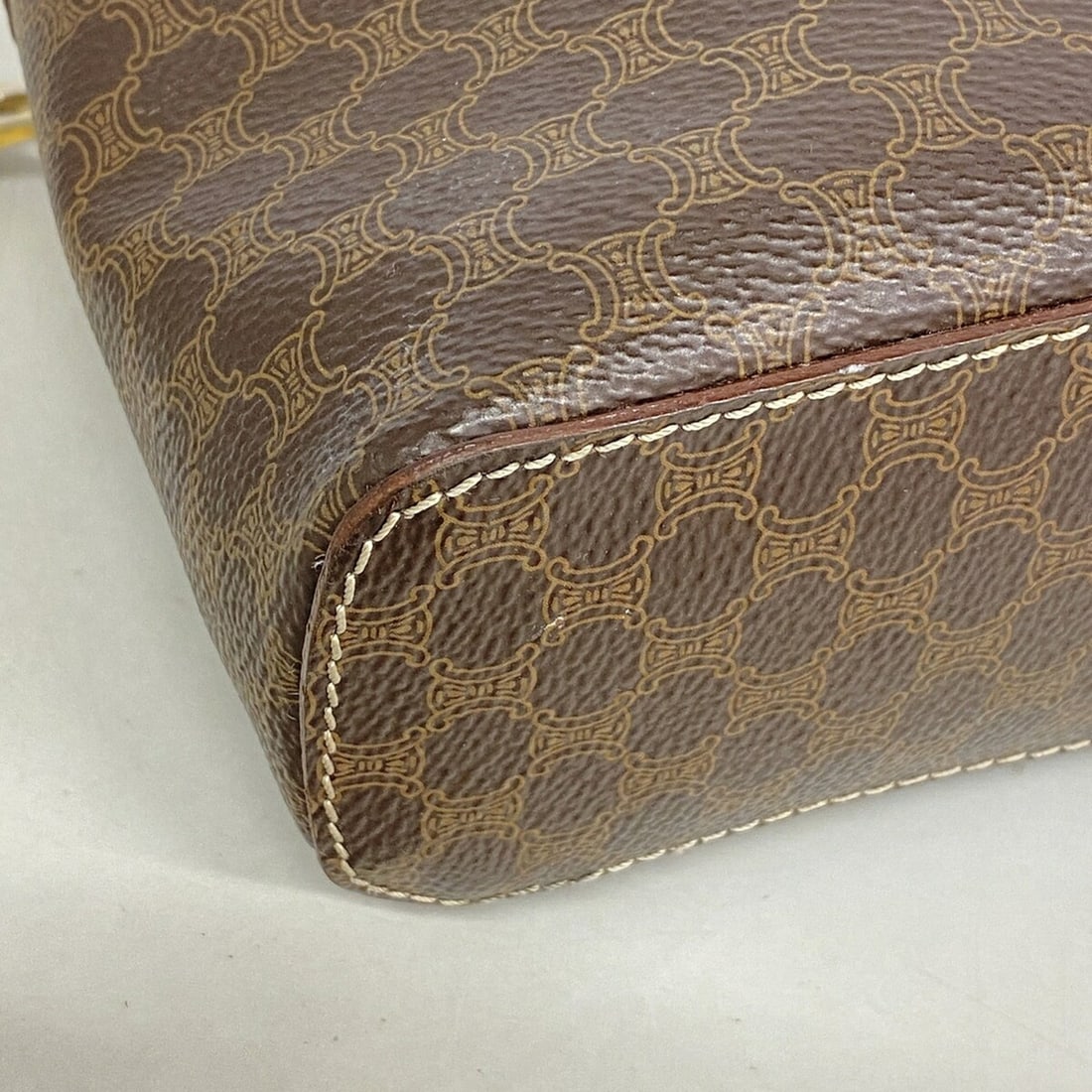 LOEWE Triangle Coin Case - 9