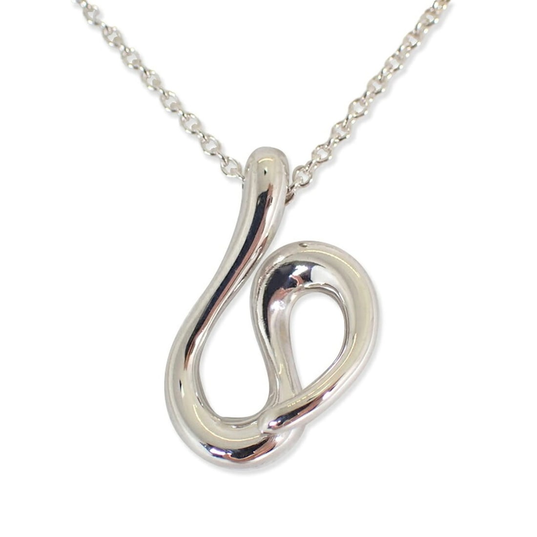 TIFFANY & Co. 925 PERETTI Wave Pendant Necklace: --- Catalog ---Category: SizePendant Size: 17.2mm x 10mm / 0.67'' x 0.39''Neck Circumference: 41 cm / 16.14''Category: DesignGender: WomenMaterial: Sterling silver 925Necklace Type: NecklaceCategory: 