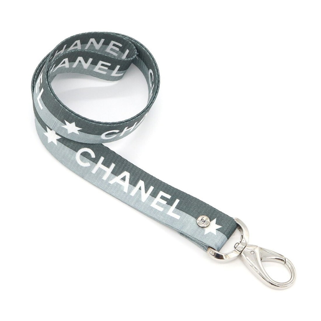 Chanel Neck Strap, Gray Nylon Canvas, 01P, 2001 Model, Keychain, Keyring, Women's, CHANEL: --- Catalog ---Category: SizeChain/Strap Length: 46.5cm / 18.3''Category: DesignType: KeyringColor: GrayGender: WomenMaterial: Canvas, NylonCategory: GeneralBrand: ChanelCountry of Origin: France--- I