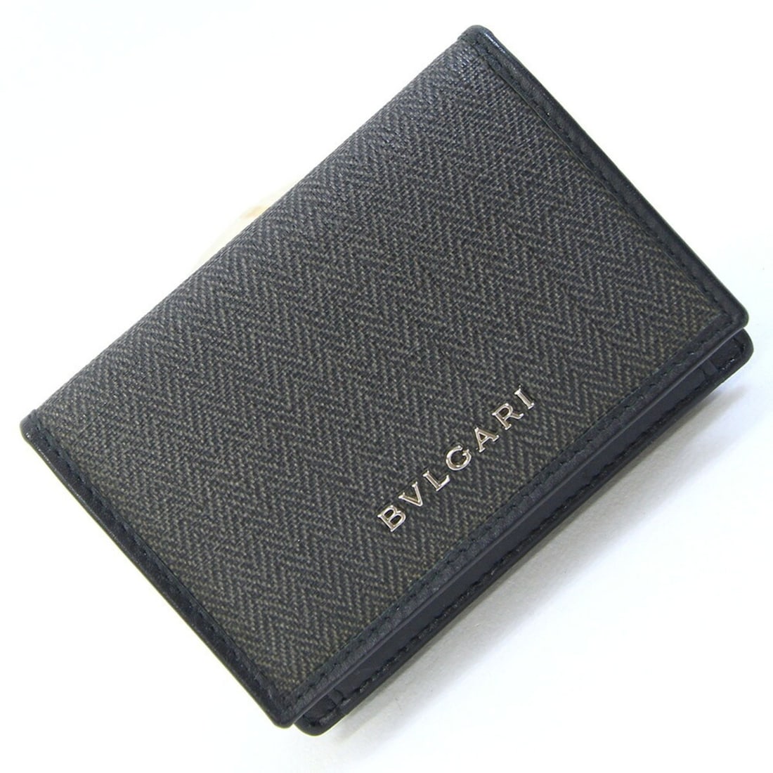 BVLGARI Weekend 32588 Business Card Holder, Coated Heritage Canvas, Grayish Brown Leather,: --- Catalog ---Category: DesignType: Business card caseColor: Black, GrayGender: MenMaterial: Leather Category: GeneralMPN: 32588Brand: Bvlgari--- Item List ---Section: ConditionRanking: Rank AB Used
