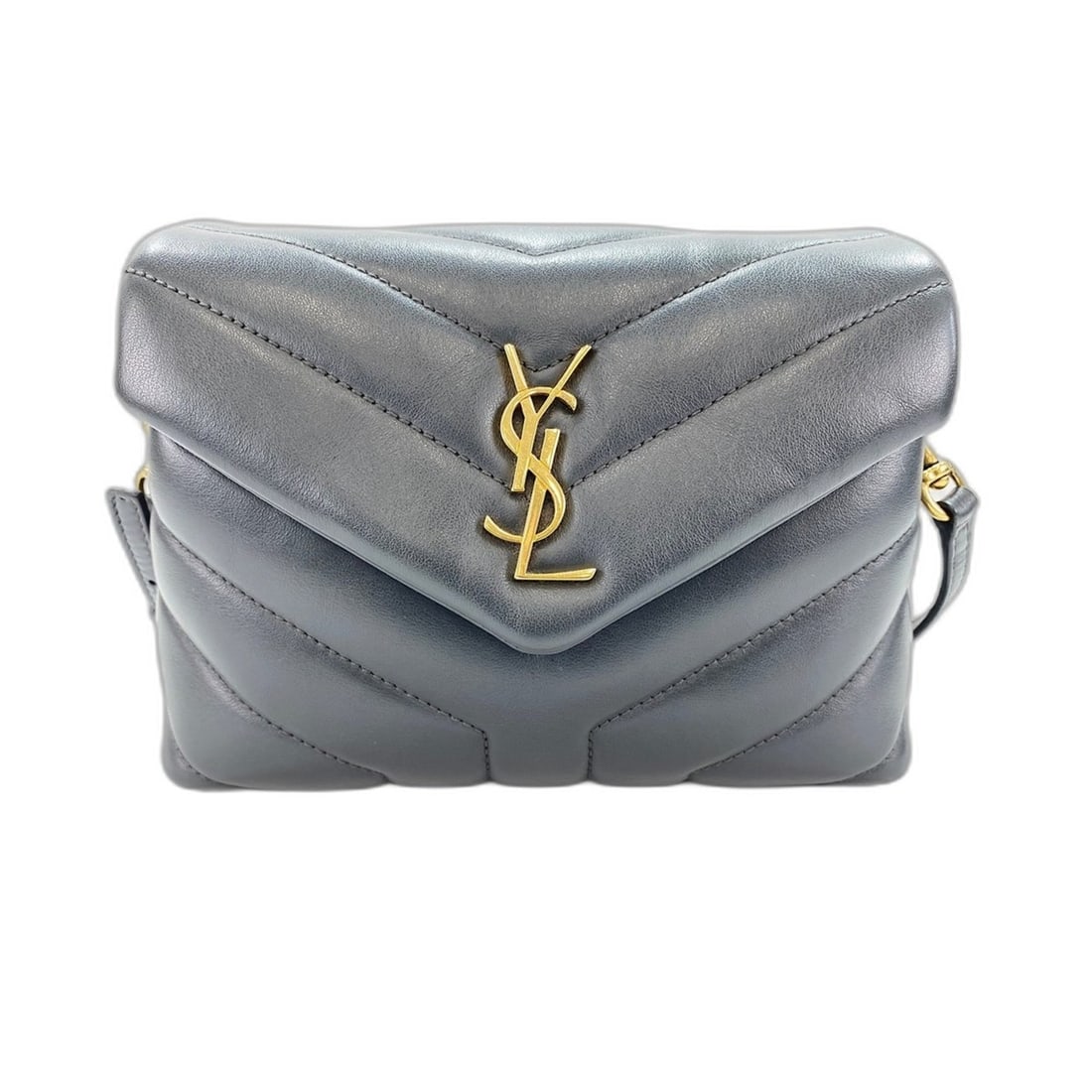 Yves Saint Laurent PARIS Loulou Toy Bag Shoulder Bag, Gray: --- Catalog ---Category: SizeSize (HxWxD): 15cm x 19cm x 7cm / 5.9'' x 7.48'' x 2.75''Category: DesignType: Shoulder bagColor: GrayGender: WomenCategory: GeneralBrand: Yves Saint Laurent--- Item List
