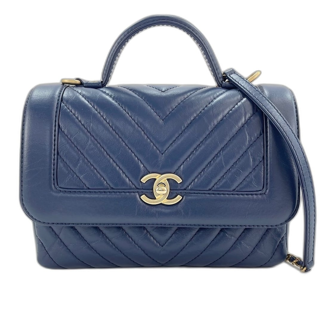 Chanel CHANEL Shoulder Bag Navy: --- Catalog ---Category: SizeSize (HxWxD): 15.5cm x 22.5cm x 7cm / 6.1'' x 8.85'' x 2.75''Category: DesignType: Shoulder bagColor: NavyGender: WomenCategory: GeneralBrand: Chanel--- Item List